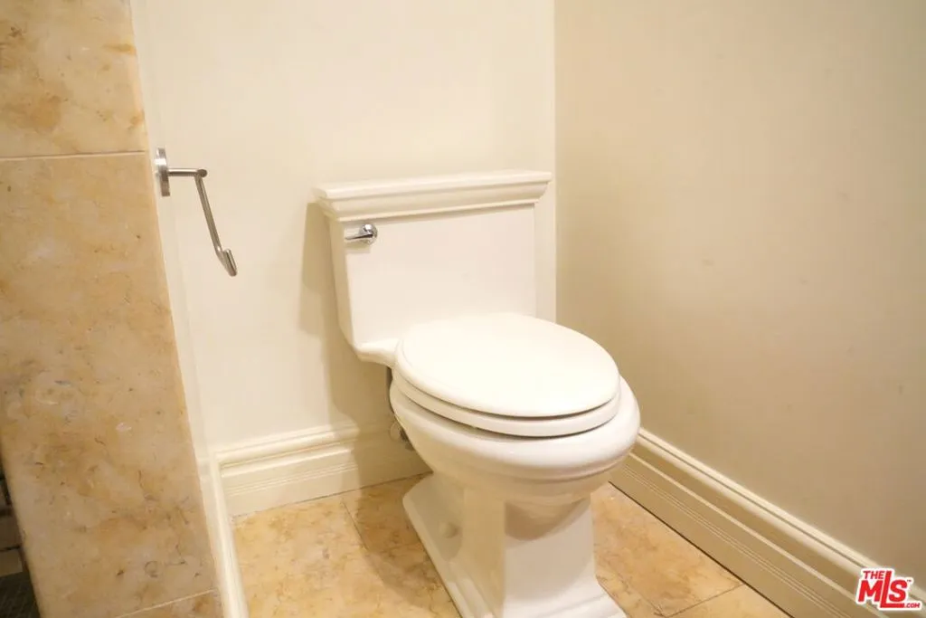 4212 Don Alanis Place, Los Angeles, California 90008 home-pic-21